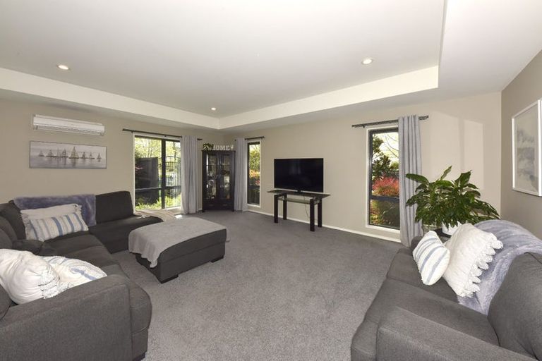 Photo of property in 37 Mcmahon Drive, Aidanfield, Christchurch, 8025
