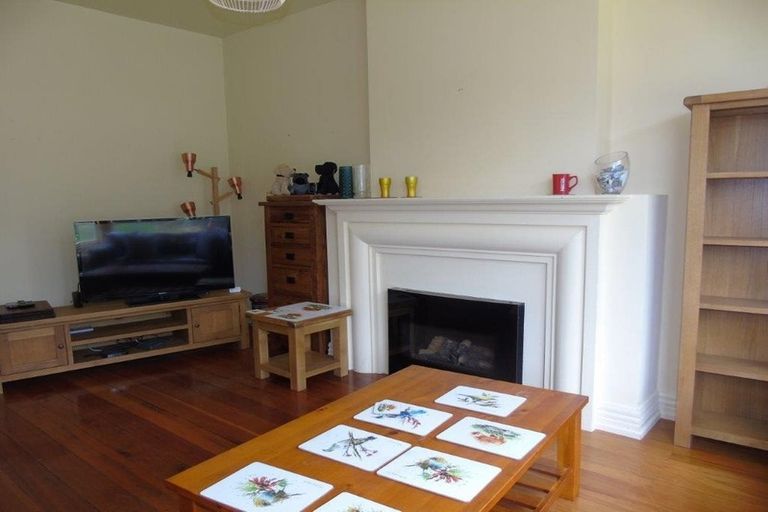 Photo of property in 83 Eden Street, Island Bay, Wellington, 6023