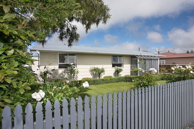 Photo of property in 5 Oxford Street, Marton, 4710