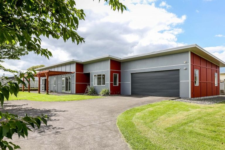 Photo of property in 49 Cumming Street, Okato, 4335