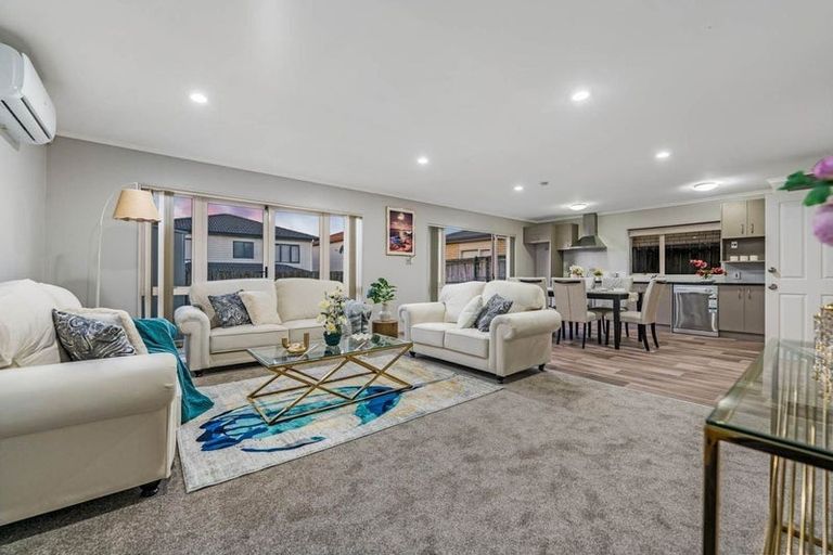 Photo of property in 6 Magnolia Place, Flat Bush, Auckland, 2016