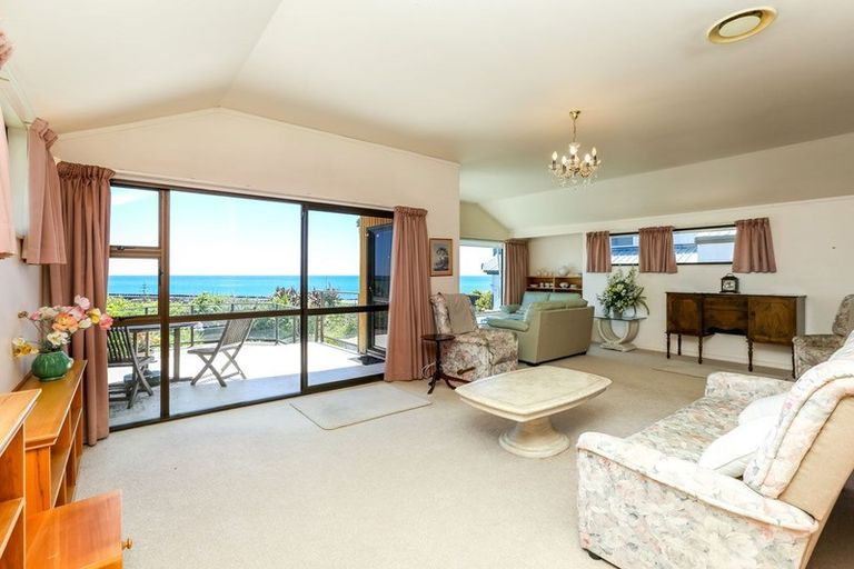 Photo of property in 10 Roy Terrace, Moturoa, New Plymouth, 4310