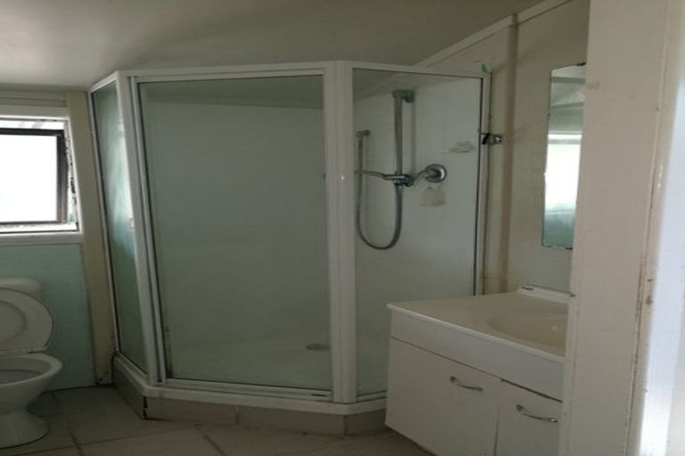 Photo of property in 162 Rathgar Road, Henderson, Auckland, 0610