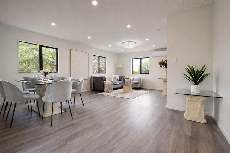 Photo of property in 4253 Great North Road, Glendene, Auckland, 0602