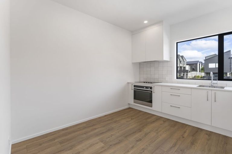 Photo of property in 11/28 Westgate Drive, Westgate, Auckland, 0614