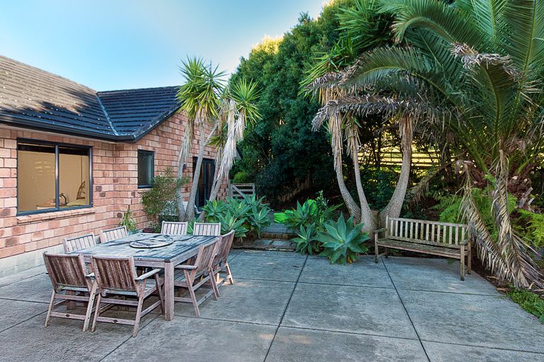 Photo of property in 14 Springvale Road, Waiuku, 2123