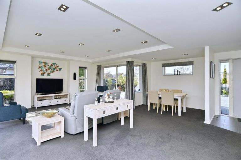 Photo of property in 18 Oratia Grove, Northwood, Christchurch, 8051