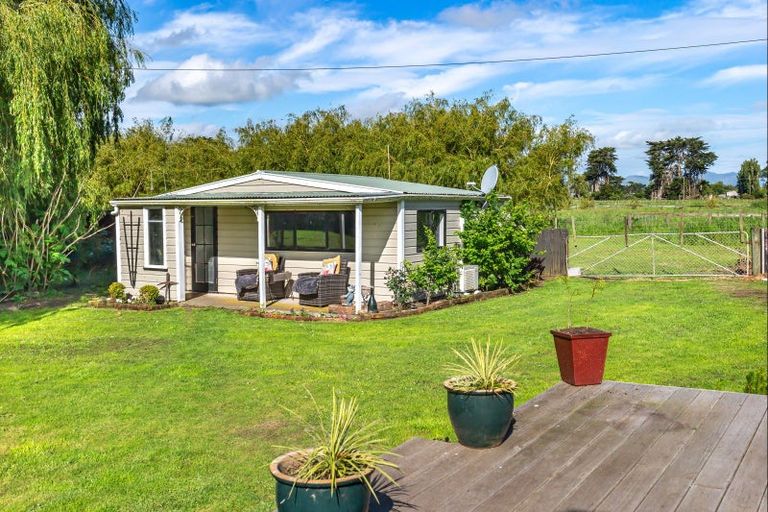 Photo of property in 111 Avenue Road, Foxton, 4891