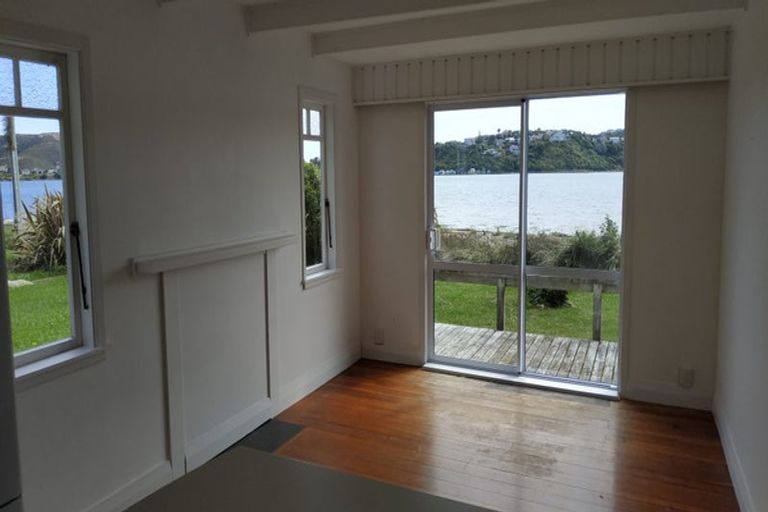Photo of property in 57-59 Seaview Road, Paremata, Porirua, 5024