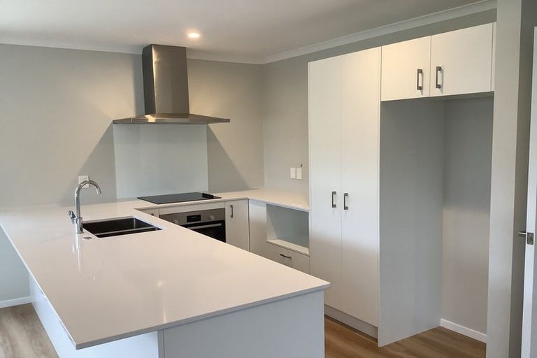 Photo of property in 35 Grovedale Square, Wainuiomata, Lower Hutt, 5014