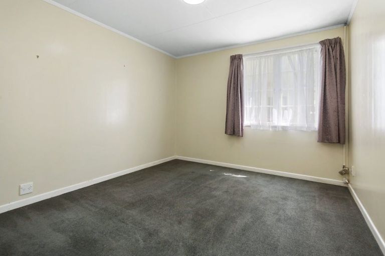 Photo of property in 9 Airdrie Avenue, Epuni, Lower Hutt, 5011