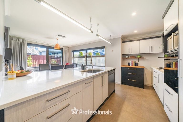 Photo of property in 8a Glen Iris Grove, Woburn, Lower Hutt, 5010