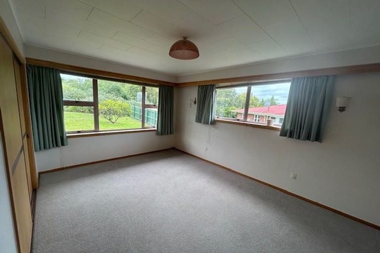 Photo of property in 32 Domain Road, Waipawa, 4210