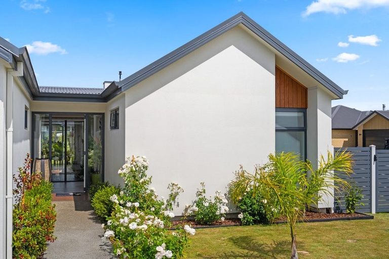 Photo of property in 17 Rose Manor Drive, Springlands, Blenheim, 7201