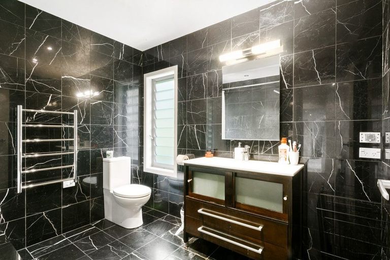 Photo of property in 13 Miha Road, Titirangi, Auckland, 0604