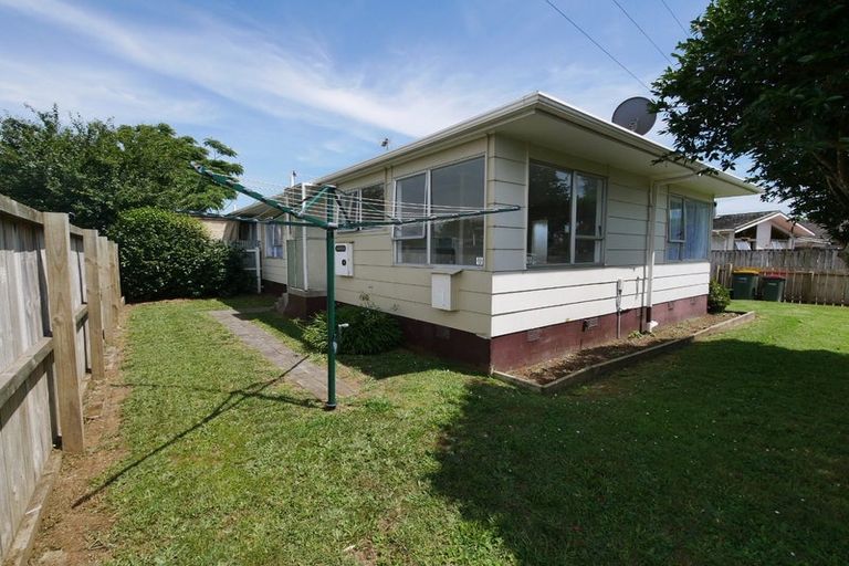 Photo of property in 1/32 Challen Close, Conifer Grove, Takanini, 2112