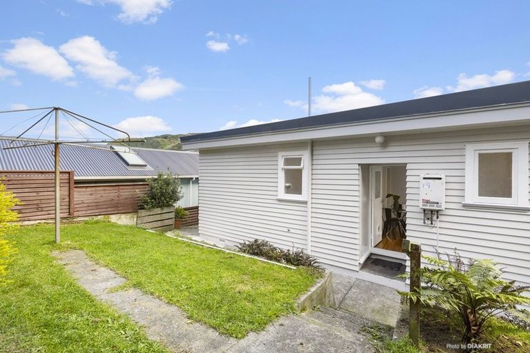 Photo of property in 185 Severn Street, Island Bay, Wellington, 6023