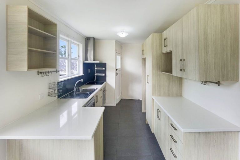 Photo of property in 26 Sovereign Place, Glenfield, Auckland, 0629