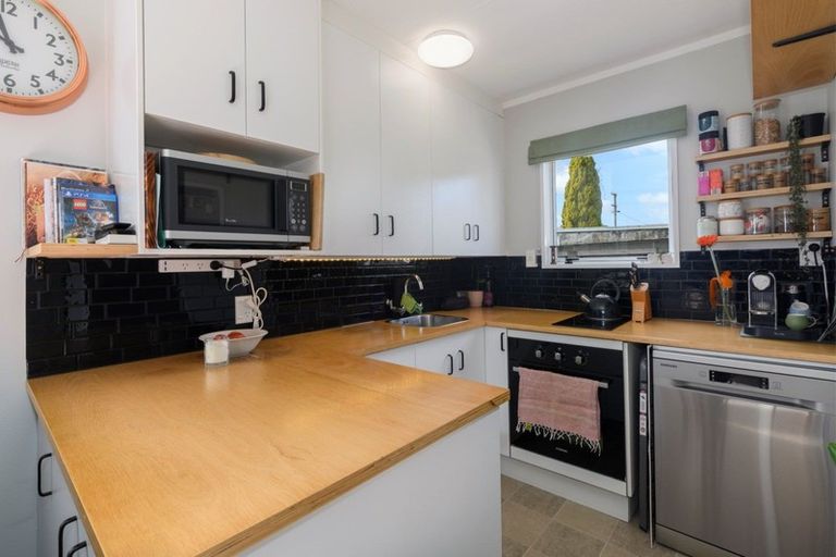 Photo of property in 8a Ngatai Road, Otumoetai, Tauranga, 3110