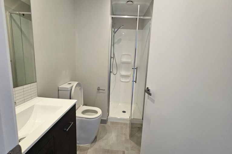 Photo of property in 6 Wai Place, Westgate, Auckland, 0614