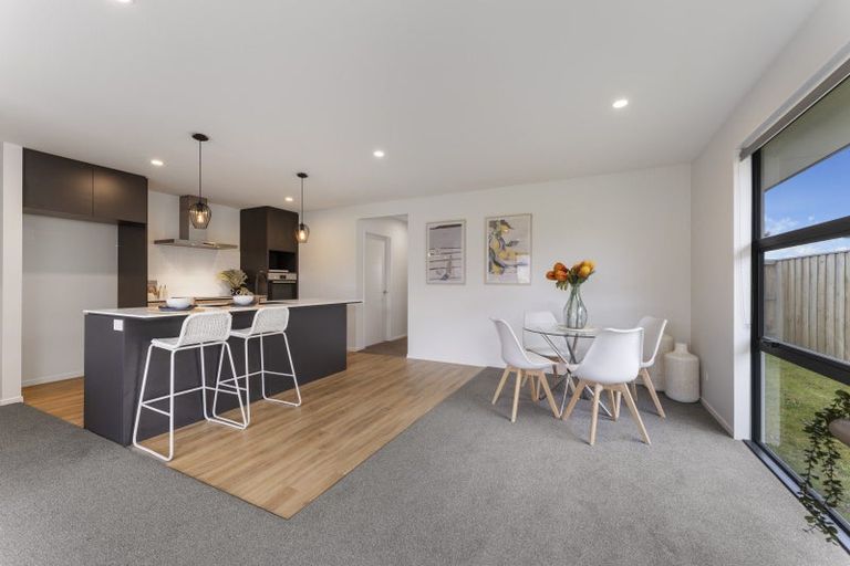 Photo of property in 16 Eileen Way, Rolleston, 7615