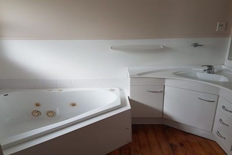 Photo of property in 9 Harbour View Road, Onerahi, Whangarei, 0110