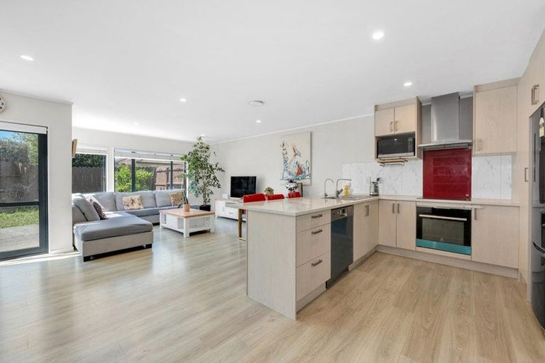 Photo of property in 28a Ksenia Drive, Flat Bush, Auckland, 2019