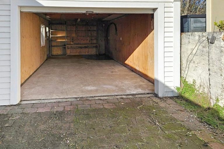 Photo of property in 22 Riddlers Crescent, Petone, Lower Hutt, 5012