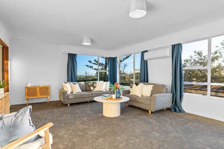 Photo of property in 17 East Way, Durie Hill, Whanganui, 4500