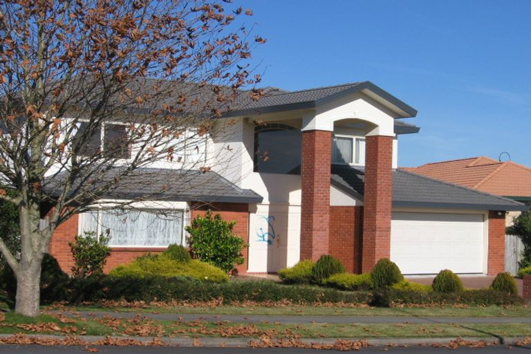 Photo of property in 19 John Brooke Crescent, East Tamaki Heights, Auckland, 2016