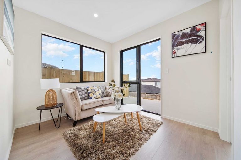 Photo of property in 1 Nola Dawn Avenue, Papakura, 2110