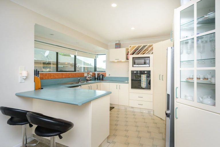 Photo of property in 27 Strachan Way, Highbury, Palmerston North, 4412