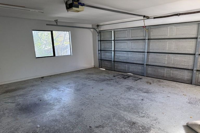 Photo of property in 11 Trotting Terrace, Fairview Heights, Auckland, 0632