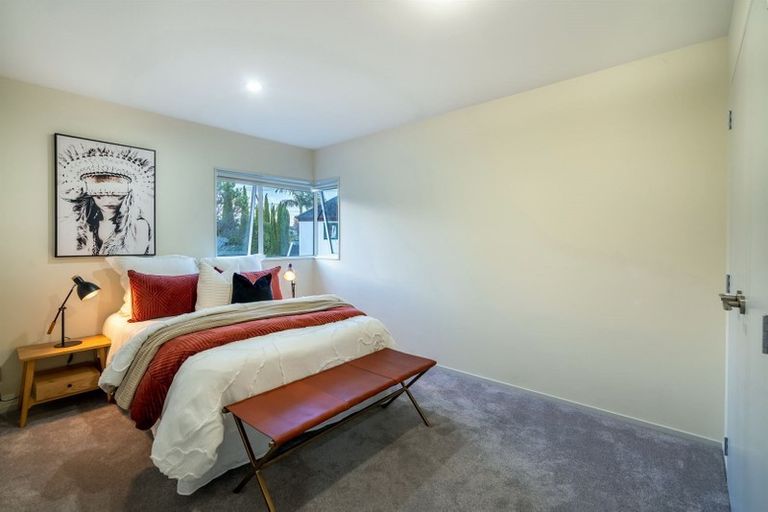 Photo of property in 46 Raleigh Road, Northcote, Auckland, 0627