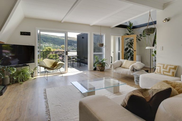 Photo of property in 696 Peninsula Road, Kelvin Heights, Queenstown, 9300