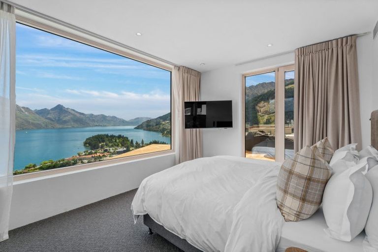 Photo of property in 32 Edinburgh Drive, Queenstown, 9300