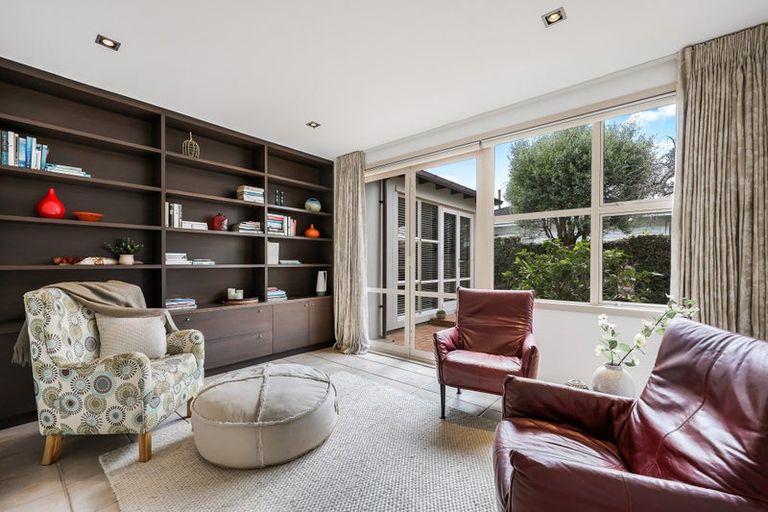 Photo of property in 2/2 Clifton Road, Hauraki, Auckland, 0622