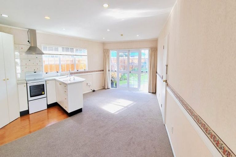 Photo of property in 42a Pinedale Parade, Milson, Palmerston North, 4414