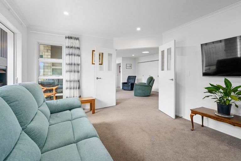 Photo of property in 10 Kaaka Street, Cambridge, 3434