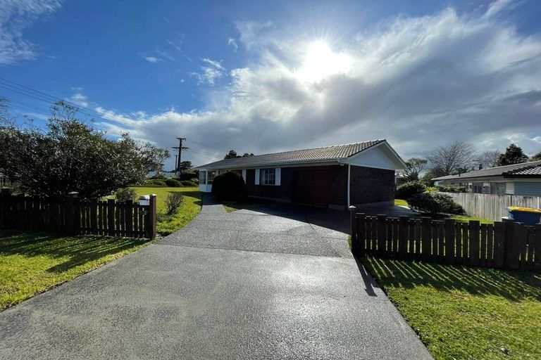 Photo of property in 2 Fitzwater Place, Henderson, Auckland, 0612