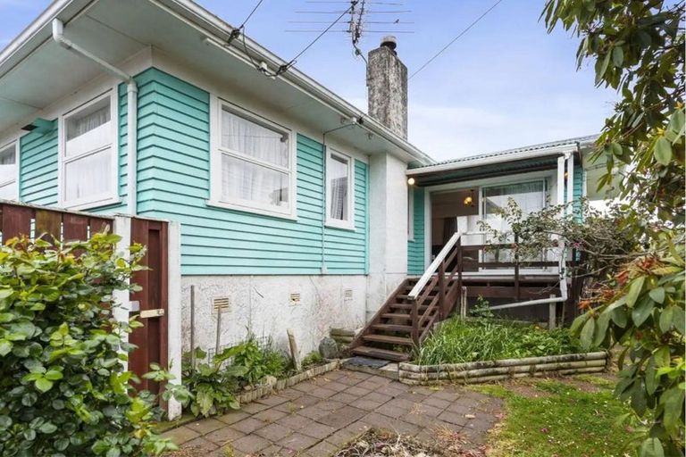 Photo of property in 20 Eddowes Street, Manurewa, Auckland, 2102