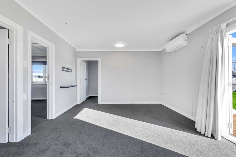 Photo of property in 220 Warwick Road, Mayfair, Hastings, 4122