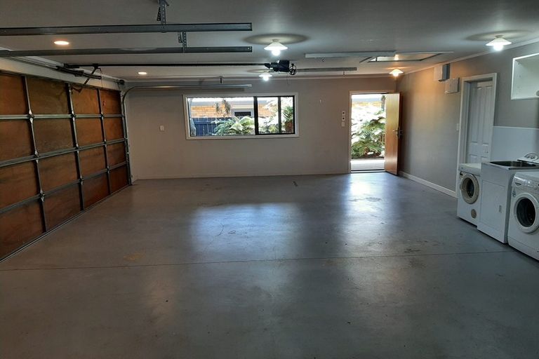 Photo of property in 65 Peter Hall Drive, Kelvin Grove, Palmerston North, 4414