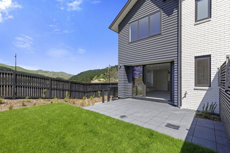 Photo of property in 39 Turtleback Avenue, Whitby, 5024