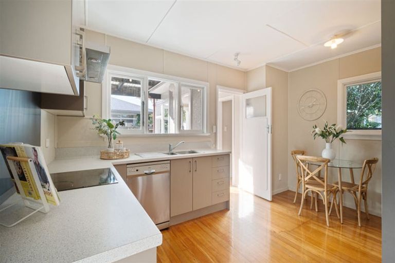 Photo of property in 19 Moreland Avenue, Papanui, Christchurch, 8053