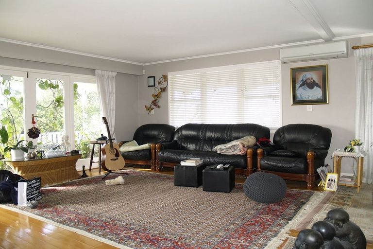 Photo of property in 2a Waller Avenue, Bucklands Beach, Auckland, 2012