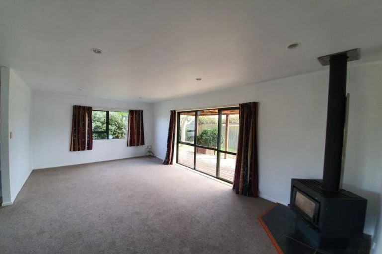 Photo of property in 10 O'sullivan Place, Waiuku, 2123