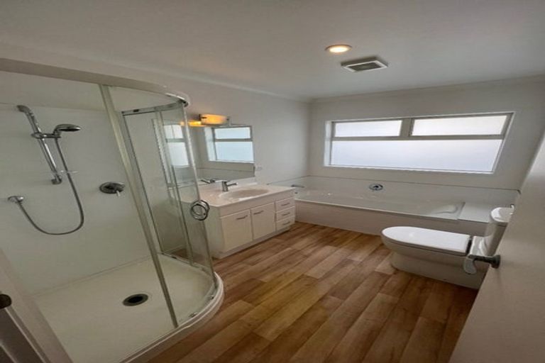 Photo of property in 4a Forest Glen, Orewa, 0931