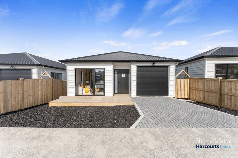 Photo of property in 71 Tributary Parade, Karaka, Papakura, 2113