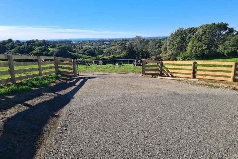 Photo of property in 568 South Road, Omata, New Plymouth, 4374